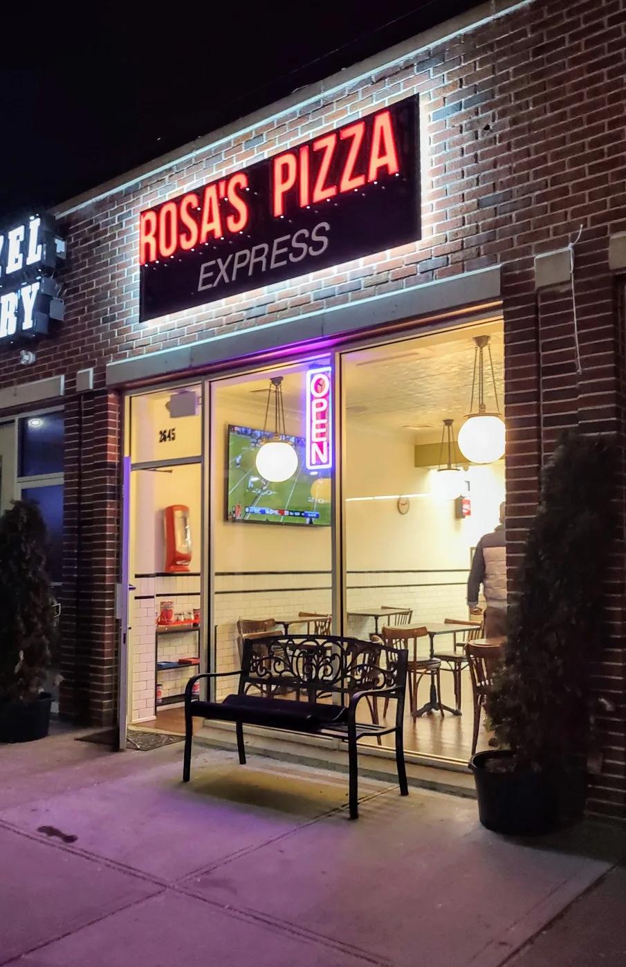 Rosa's Pizza on Jerusalem Ave in North Bellmore at night